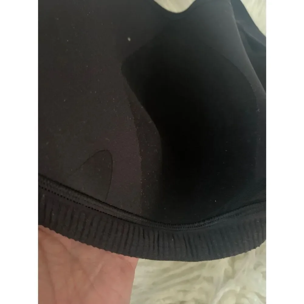 Lululemon athletica balck sport bra cross back 38DD